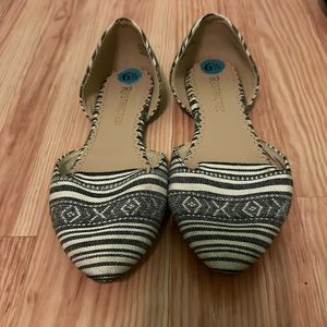 Size 6.5 pointed toe flats grey white stripe